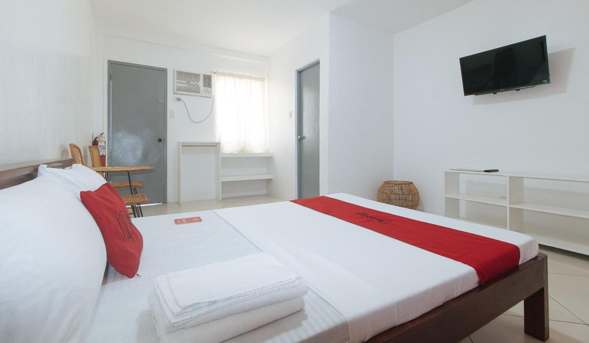 Reddoorz At Fat J Apartelle Mactan Cebu Εξωτερικό φωτογραφία