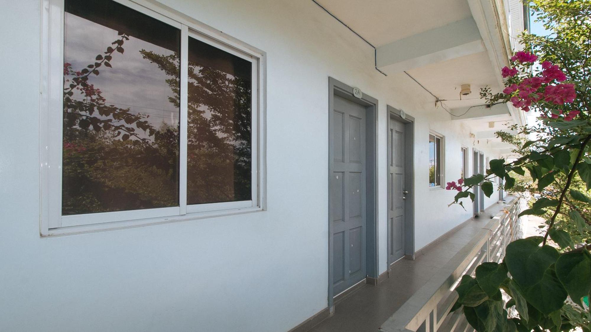 Reddoorz At Fat J Apartelle Mactan Cebu Εξωτερικό φωτογραφία