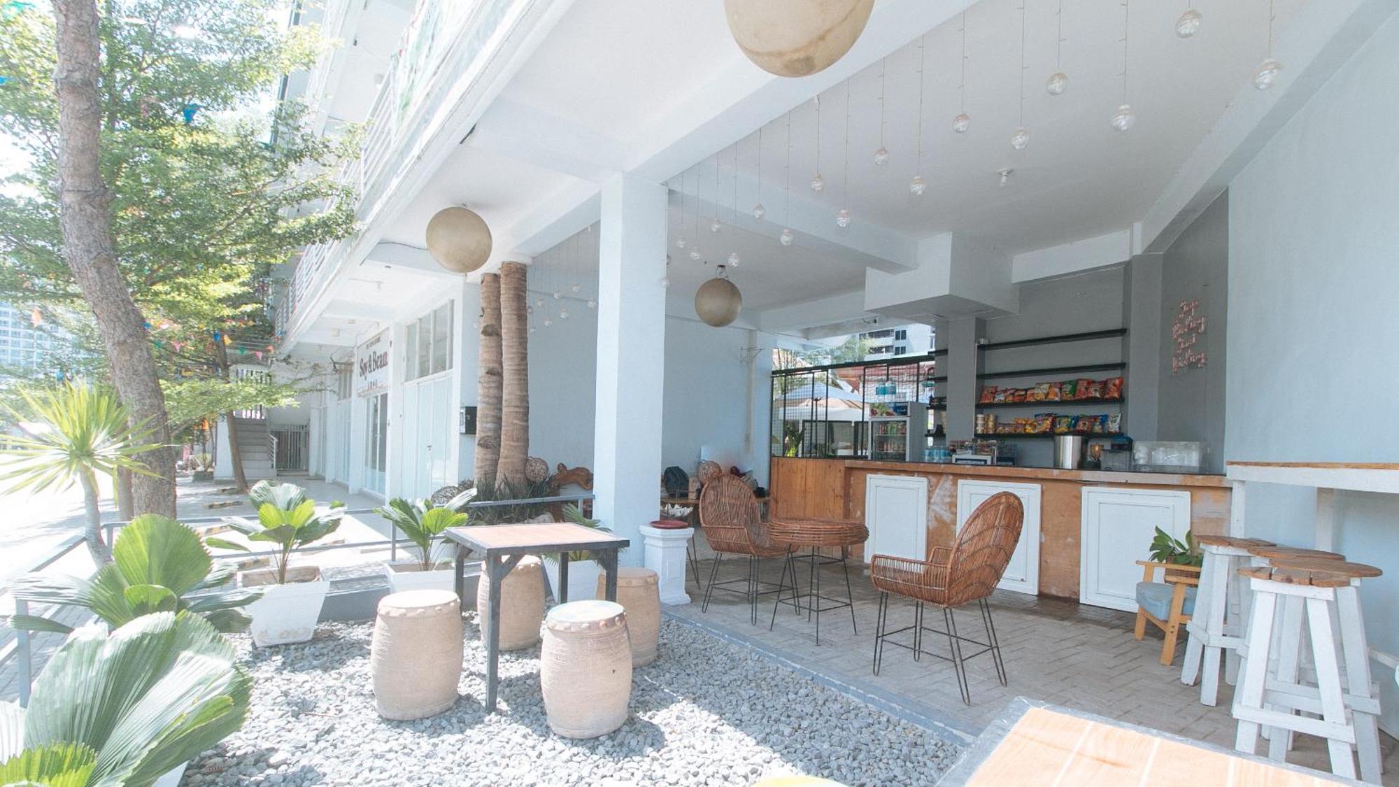 Reddoorz At Fat J Apartelle Mactan Cebu Εξωτερικό φωτογραφία
