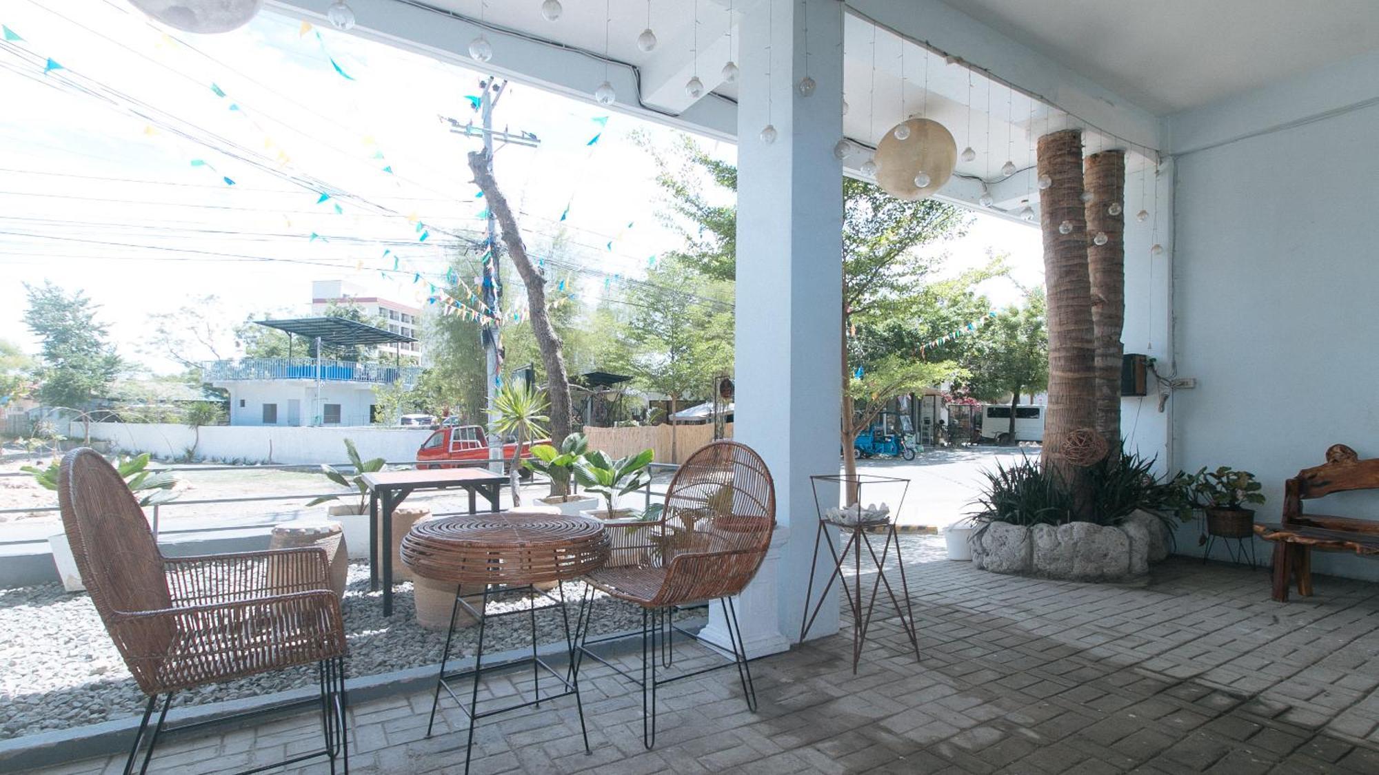 Reddoorz At Fat J Apartelle Mactan Cebu Εξωτερικό φωτογραφία