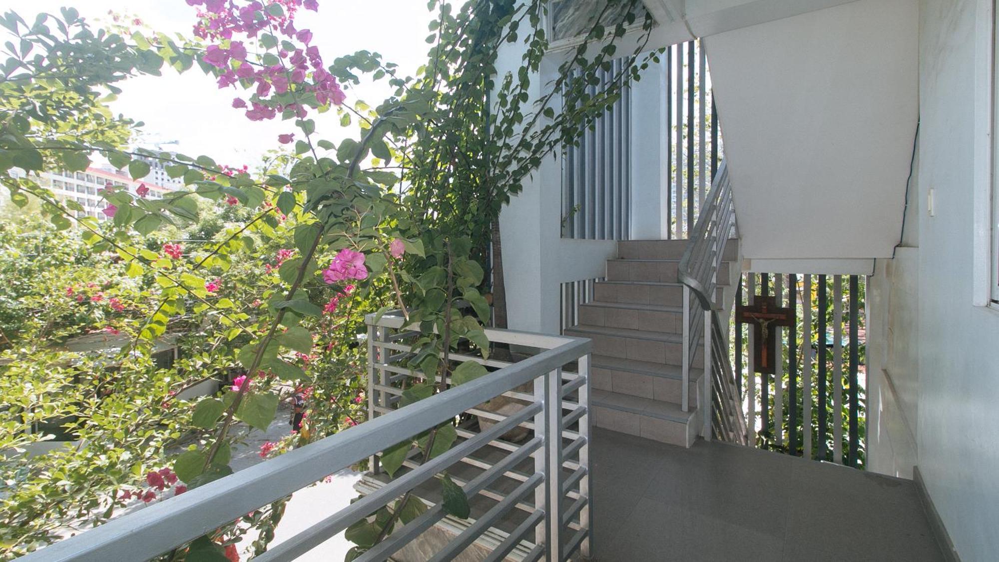 Reddoorz At Fat J Apartelle Mactan Cebu Εξωτερικό φωτογραφία