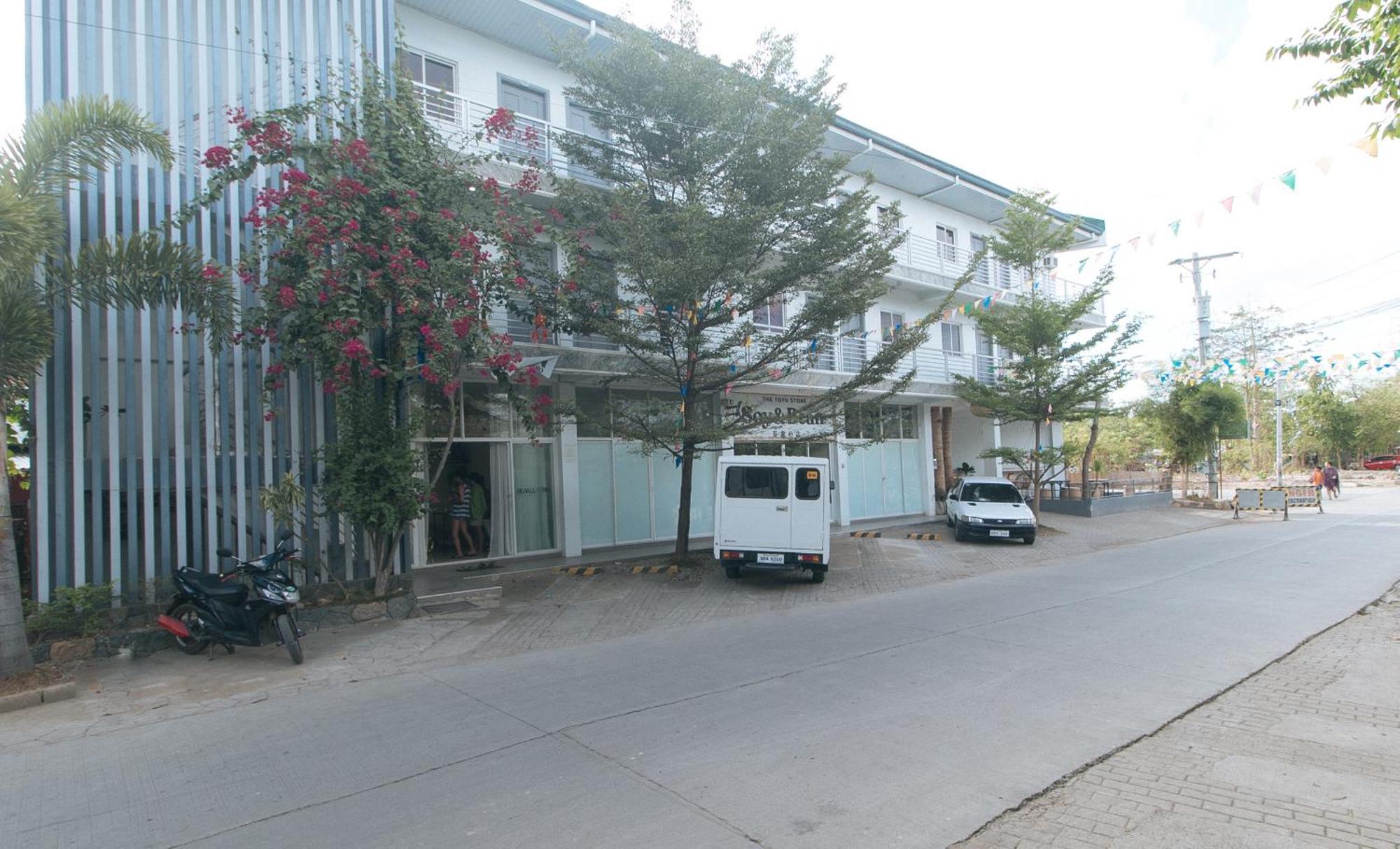 Reddoorz At Fat J Apartelle Mactan Cebu Εξωτερικό φωτογραφία